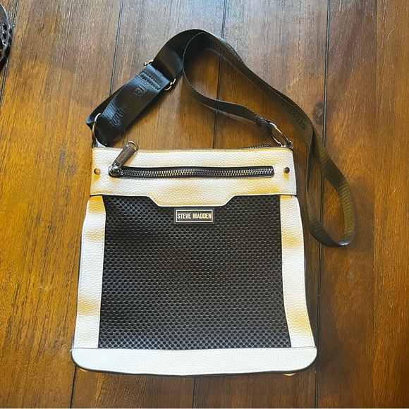Steve Madden White Leather Mesh CrossBody - Picture 1 of 3